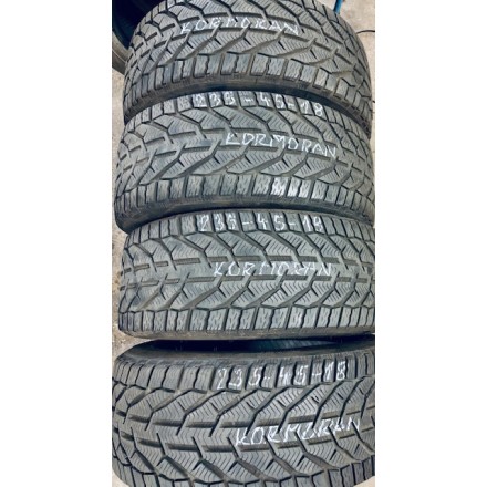 ZIMNÍ PNEU BAZAR 235/45 R18 98 V Kormoran Snow XL M+S - profil 5,5-6/7/7 mm 75-90% DOT3621