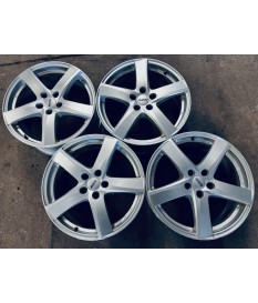 Sada alu kol Alutec Freeze FRE758 7,5Jx18 ET45 5×114,3 NB 70,1 mm