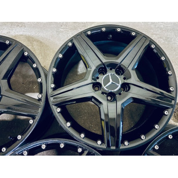 ALU KOLA RH MERCEDES SEAT 8X18 ET45 5X112 NB72.6 KROUŽKY NA 66.6 NEREZOVÉ ŠROUBY